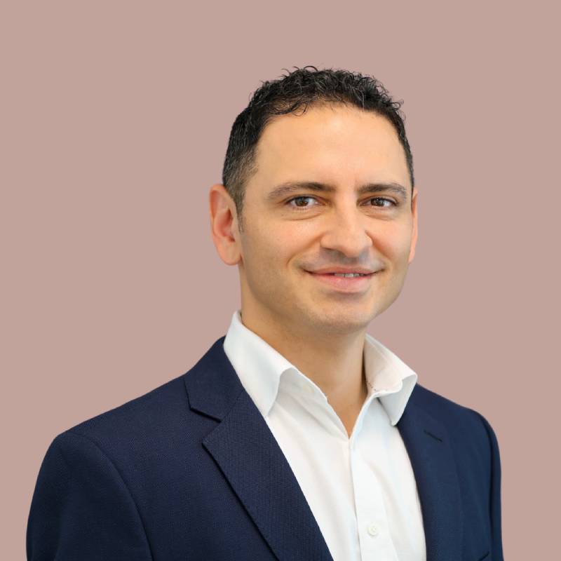 Lotus Institute Plastic Surgeon Dr Yezen Sheena